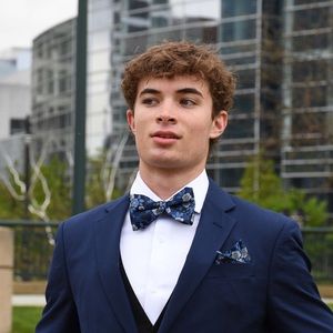 Meet your Posher, Collin